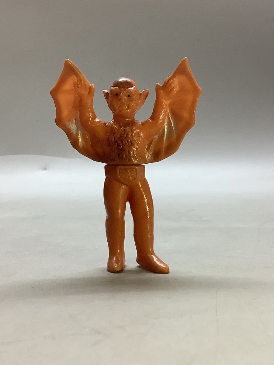 バンダイ 仮面ライダー怪人 蝙蝠男(コウモリ男)ミニソフビ Yahoo!オークション -「コウモリ男」(ソフビ) (ビンテージ)の