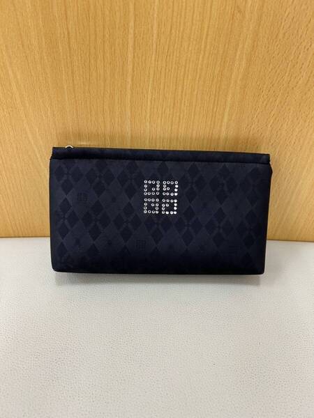 ◎【ジバンシー】GIVENCHY ポーチ 入れ物 ロゴ ブランド 高級 石 キラキラ 小物入れ カラー 黒 ブラック 生活 日常
