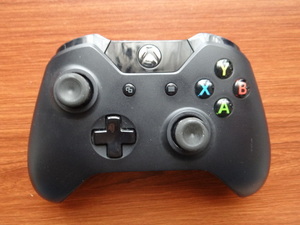 XBOX One ワイヤレスコントローラー
