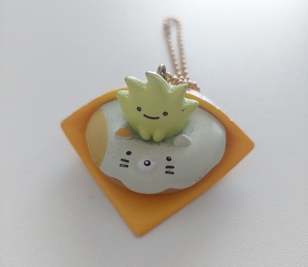 すみっコぐらし ねこ ざっそう すみっコドーナツ マスコット チャーム くじ