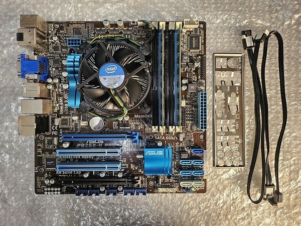 送料無料 ASUS P8Z68-M PRO LGA1155 MicroATXマザーボード CPU memory IOパネル SATAケーブル付属