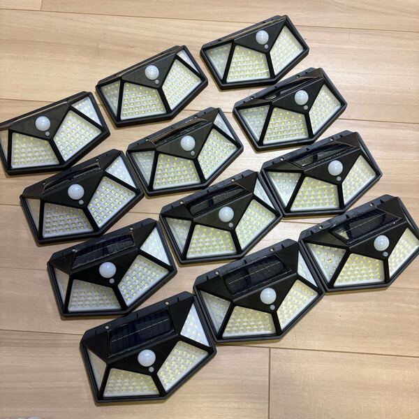 12個 100LED ソーラーライト 人感センサー 自動点灯 防水 屋外 庭灯 太陽光発電