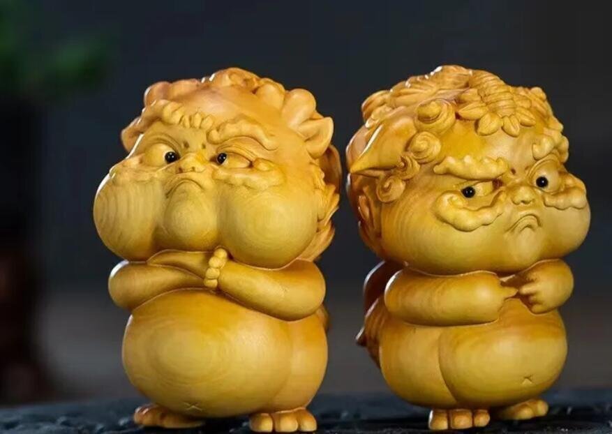 赤い石の彫刻  置物　約20cm ベストセラーホビー・楽器・アート - 赤い石の彫刻 置物 約20cm