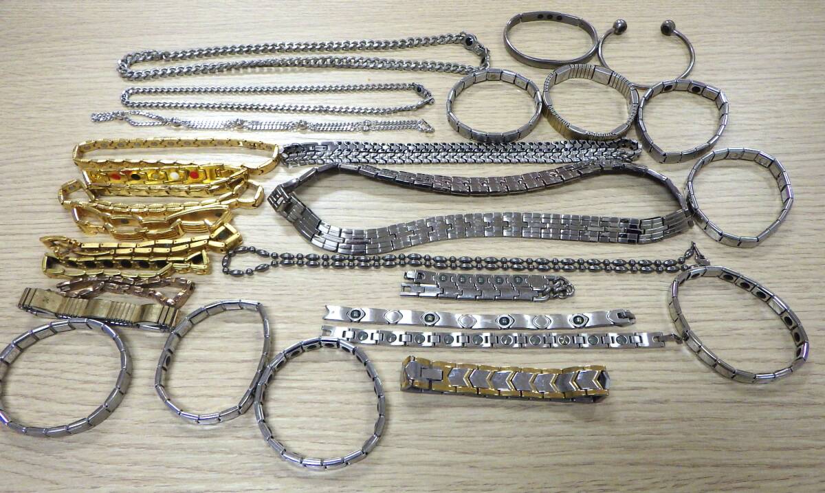 【大量】メッキアクセサリー(ネックレス リング タイピン等) 時計【まとめ売り】 Yahoo!オークション -「アクセサリー おまとめ」(ネックレス