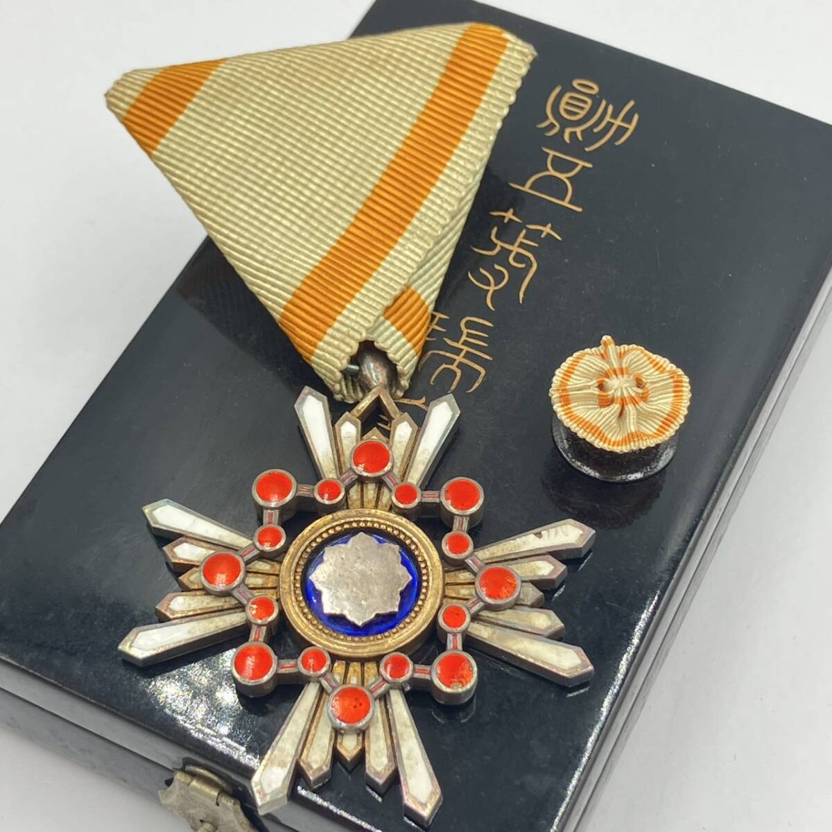 勲五等瑞宝章 勲章 徽章 美品 Yahoo!オークション -「勲五等瑞宝章」(勲章) (徽章)の落札相場