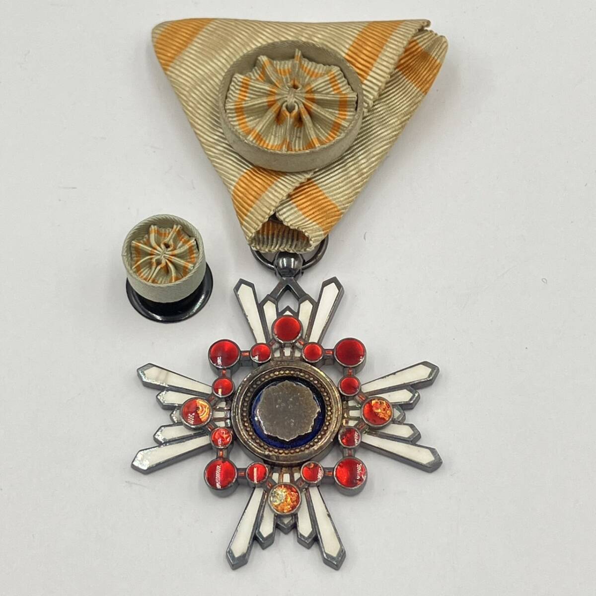 勲五等瑞宝章 勲章 徽章 美品 Yahoo!オークション -「勲五等瑞宝章」(勲章) (徽章)の落札相場
