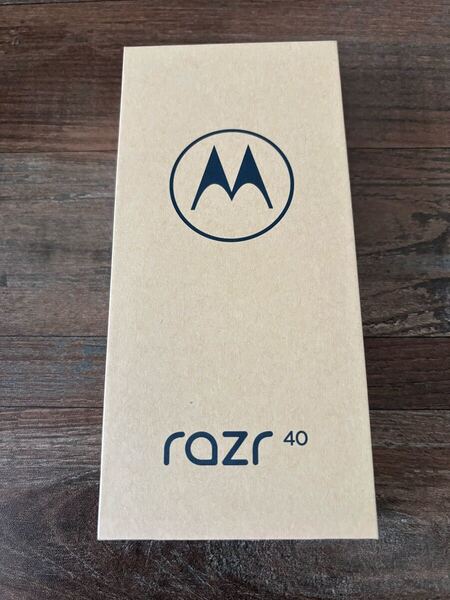 新品未使用motorola razr 40 SIMフリースマートフォン 8GB/256GB バニラクリーム