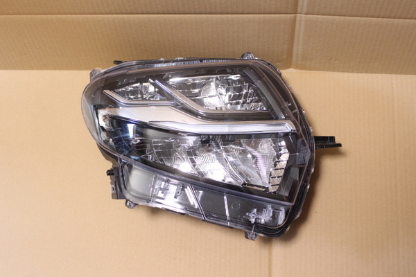 タントカスタム LA650S LA660S 右ヘッドライト AA41