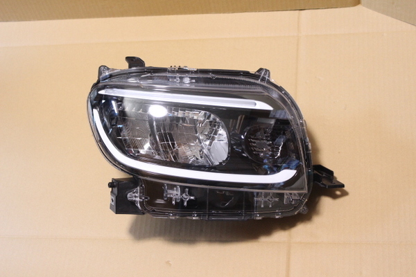 タント LA650S LA660S 右LEDヘッドライト AA45