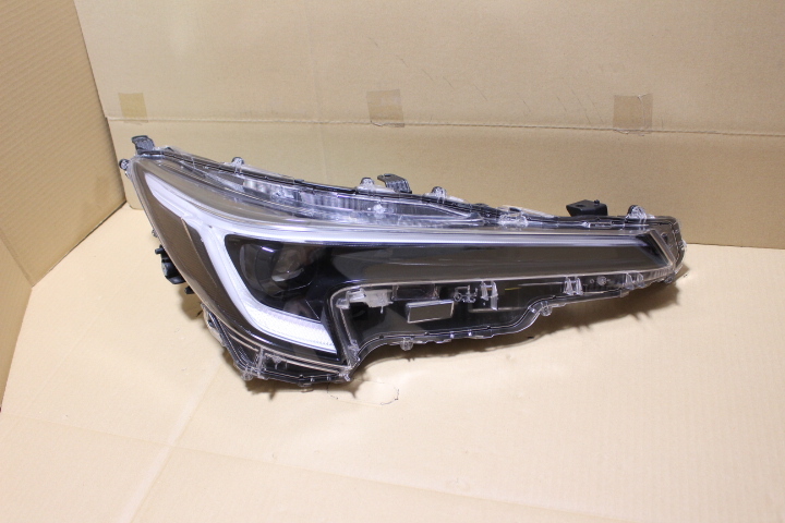 カローラツーリング 右 ヘッドランプユニット 81105-12M50 カローラ 6AA-ZWE219 右ヘッドランプ 81105-12N40 コイト 12-647