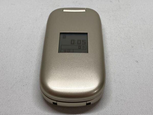 概ね美品 docomo ドコモ F883i FUJITSU 富士通 FOMA らくらくホンベーシックS 携帯電話 ガラケー ゴールド f01e14dd