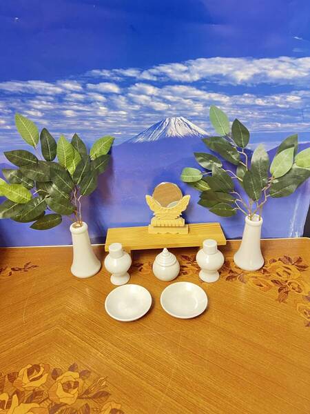 新品未使用 【お得用神棚用品11点セット】 基本セット 神鏡 神具セット 榊造花