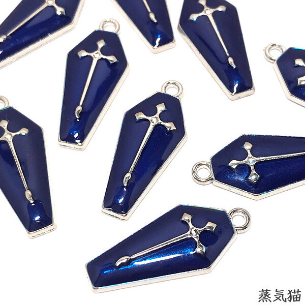 c1763 青い十字架エナメルチャーム シルバー4個【ハロウィン クリスマス クロス 手芸ハンドメイド アクセサリーパーツ素材】蒸気猫パーツ