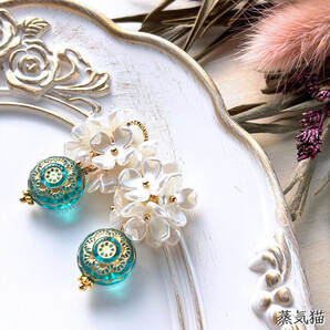 a5023 フラワータッセル レースフラワーチャーム 2個【花ピアス イヤリング 手作り 手芸材料ハンドメイド アクセサリー素材】蒸気猫パーツ