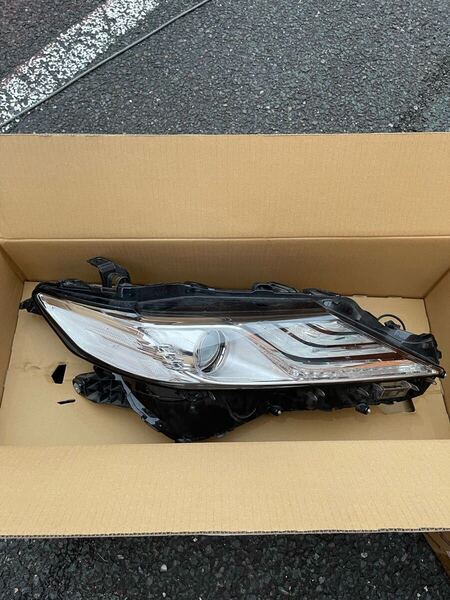 即日発送 トヨタ純正 AXVH70 AXVH75 70 カムリ 前期 後期 LED ヘッドライト ヘッドランプ 右 右側 運転席側 KOITO 33-277