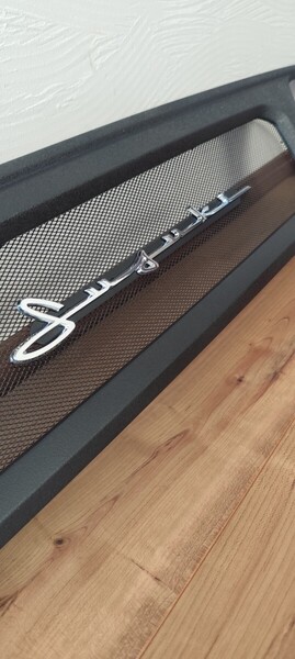 JB64 JB74 ジムニー シエラ ノマドフロントグリル本体 チッピング塗装 メッシュ部ブラック極小網 シルバー筆記体エンブレム+鍵穴カバー