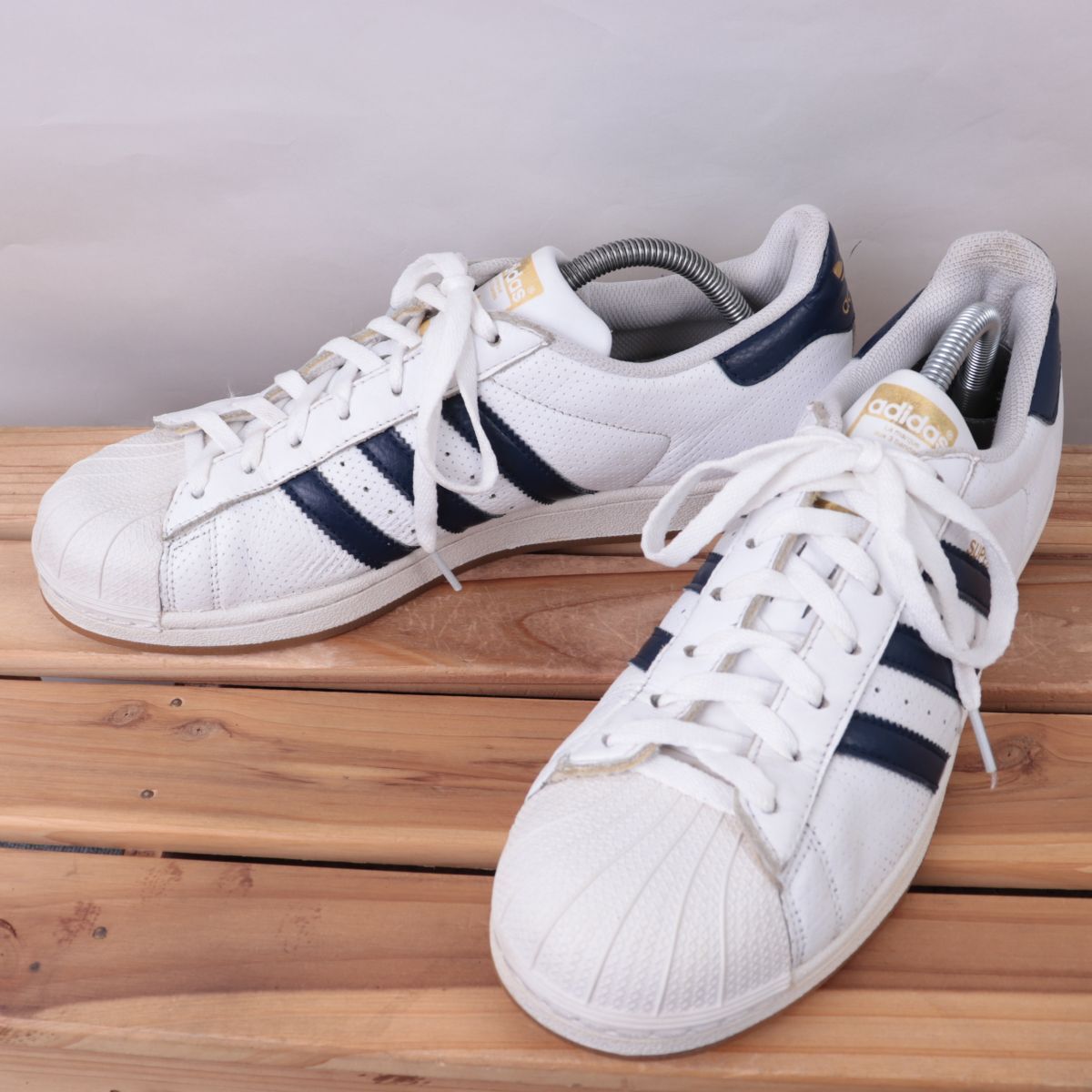 新品未使用品!adidas SUPERSTAR ベージュ/ネイビー 2025年最新】Yahoo!オークション -adidas スーパースター