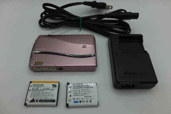 FUJIFILM FinePix Z800EXR 【通電確認済み・ジャンク品】 バッテリー2個 充電器付き フジフイルム ファインピクス コンパクトデジカメ