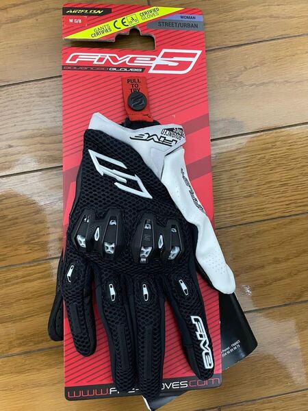 通常価格13200円 数量限定特別値下げ FIVE/5 STUNT EVO 2 AIRFLOW サイズS 黒白 プロテクター バイクグローブ 手袋 タッチスクリーン