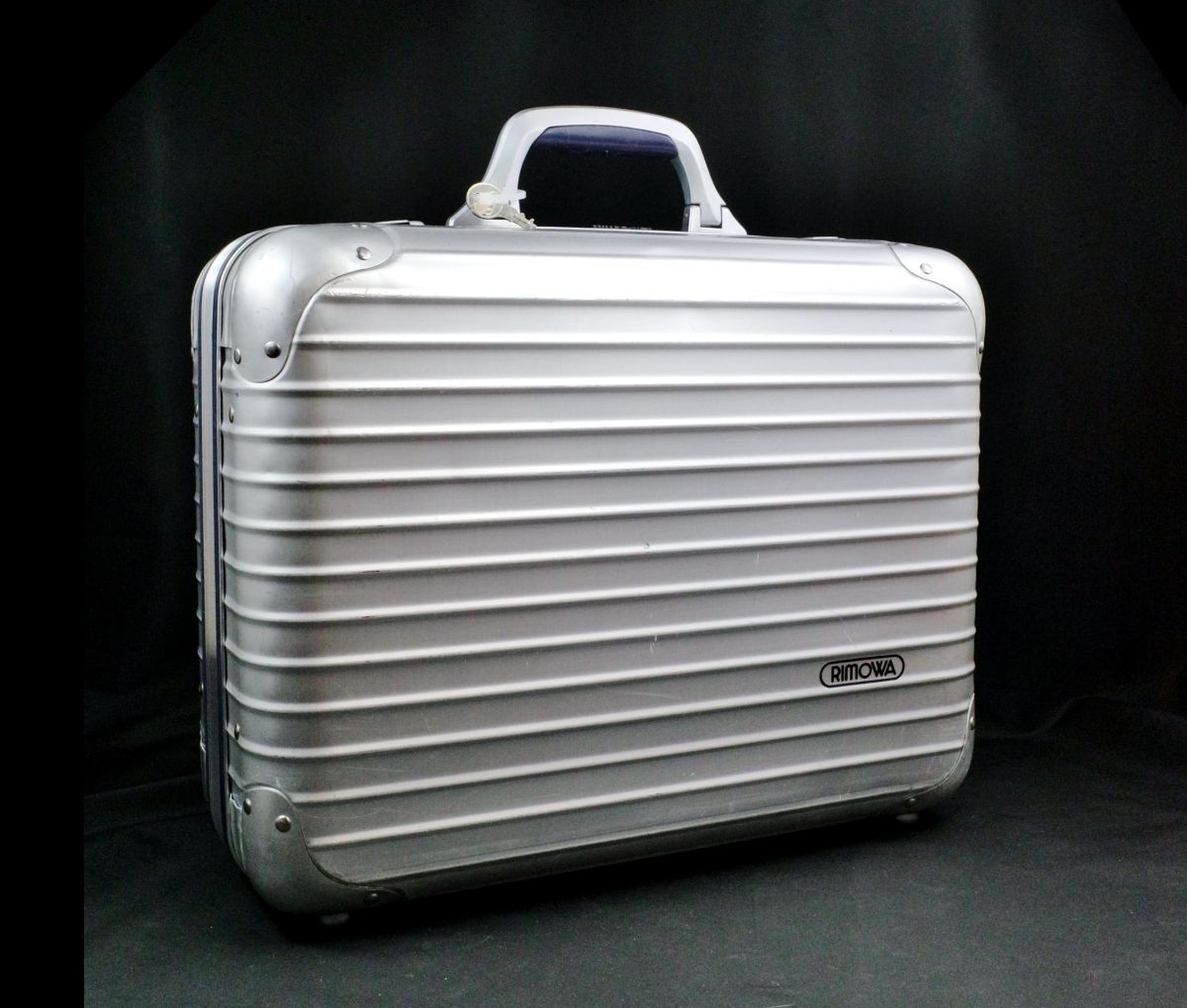 【中古品】リモワ 104L アルミスーツケース シルバーインテグラル 2025年最新】Yahoo!オークション -rimowa シルバーインテグラル