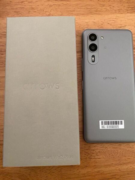(おまけ付き)arrows We2Plus SIMフリー Android