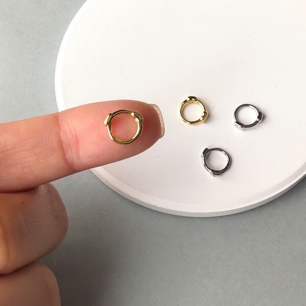 【金属アレルギー対応】極小 ミニフープピアス ゴールド 6mm S925 シンプル オフィス #177