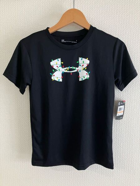 新品タグ付 UNDER ARMOURアンダーアーマー youth ユース 7 キッズ 子供 120 半袖 トップス tシャツ 黒 ブラック ロゴ 速乾