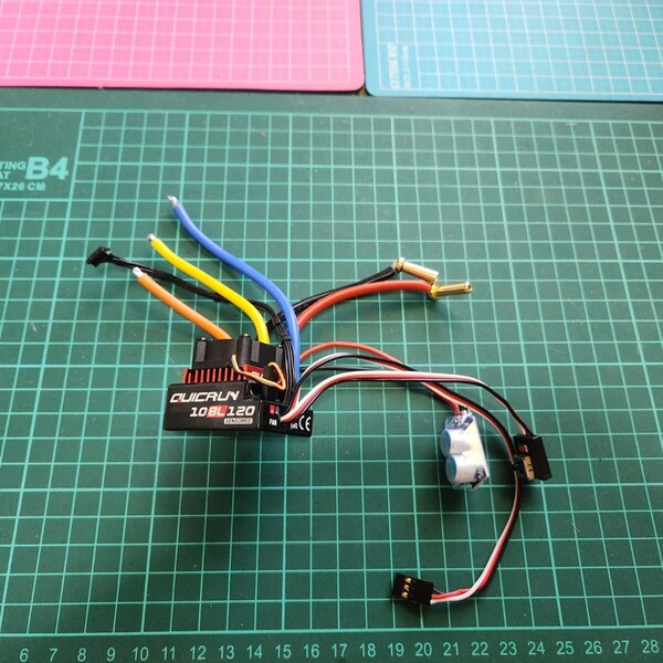 即決 送料無料 ■使用少なめ■ HOBBYWING QuicRUN-10BL120 SENSORED BEC内蔵 4A/6V-7.4V【1/10用】ホビーウイング