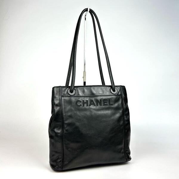 美品●希少●CHANEL シャネル トートバッグ ロゴ 刺繍 肩掛け ワンショルダーバッグ ココマーク ラムスキン 黒色 ブラック フォーマル