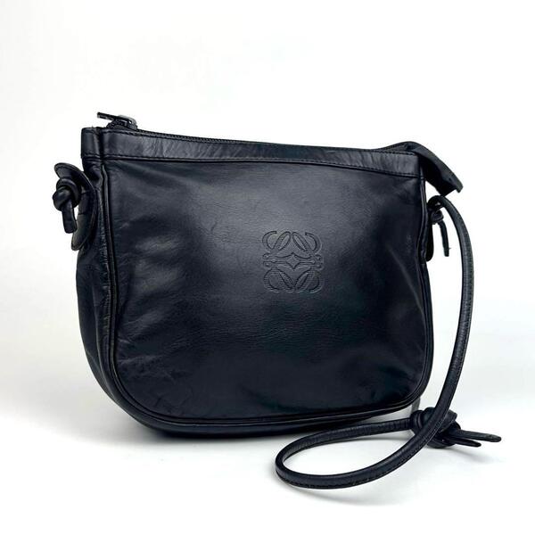 美品●LOEWE ロエベ ショルダーバッグ アナグラム ロゴ型押し 斜め掛け ゴルフティー ポシェット レザー 黒 ブラック フォーマル 男女兼用