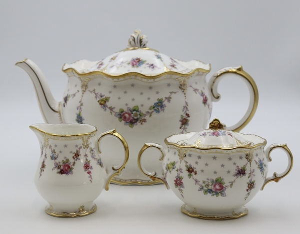ロイヤルクラウンダービー ROYAL CROWN DERBY ロイヤルアントワネット ティーポット(L) シュガーポット クリーマー 3点セット