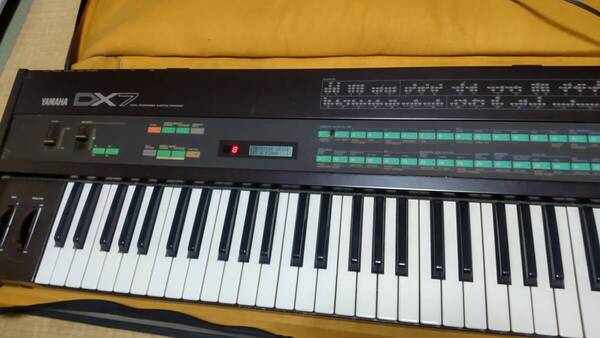 ヤマハ YAMAHA DX7 シンセサイザー ソフトケース付