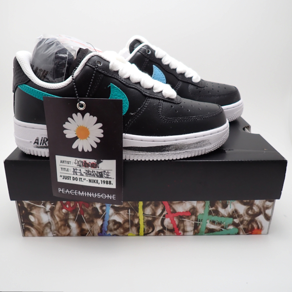 NIKE 未使用 エアフォース1 '07/パラノイズ 23cm US4 PEAC