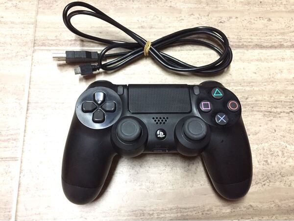 ★美品即決★分解清掃済み★PS4 SONY純正品 コントローラー デュアルショック4 後期型 ブラック ケーブル付き
