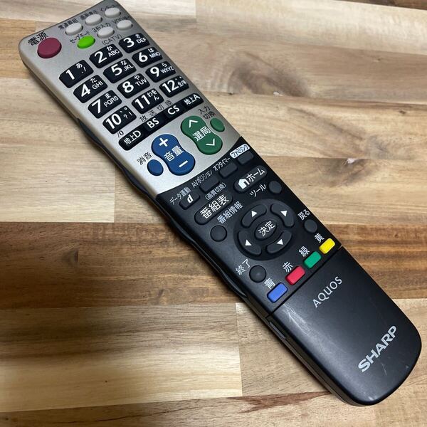 Q2694 SHARP シャープ AQUOS テレビリモコン GA835WJSA