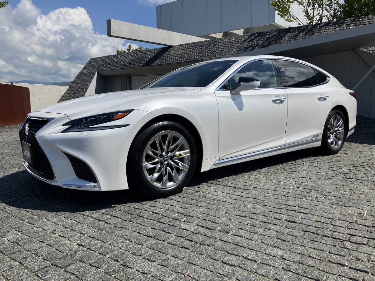 ツッチー出品 LS500h ホワイト 2台セット レクサス LS 2017年モデル LS500h EXECUTIVEの価格・性能・装備