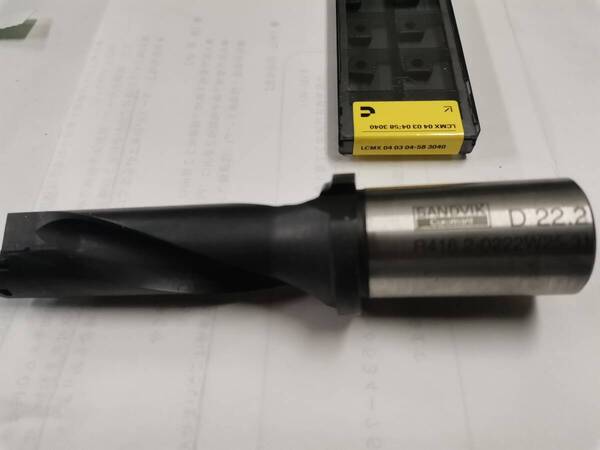 SANDVIK サンドビック 刃先交換式ドリル Uドリル R416.2-0222W25-31 LCMX040304-58 3040