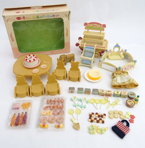 【内袋未開封・未使用品】シルバニアファミリー 赤ちゃん広場 お花のパーティー 内袋未開封・未使用品】シルバニアファミリー 赤ちゃん広場 お花