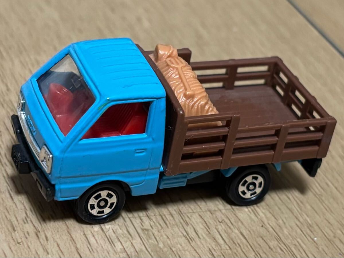 ひ*で様 トミカ39個それぞれの年代未使用品 Yahoo!オークション -「トミカ 39 家畜運搬車」(トミカ) (自動車