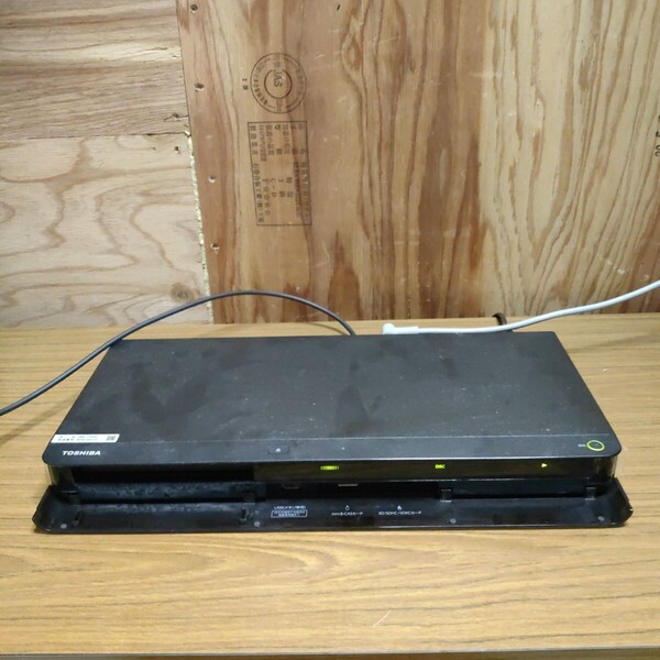 送料無料(1479)TOSHIBA 東芝 ブルーレイディスクレコーダー DBR−T2008