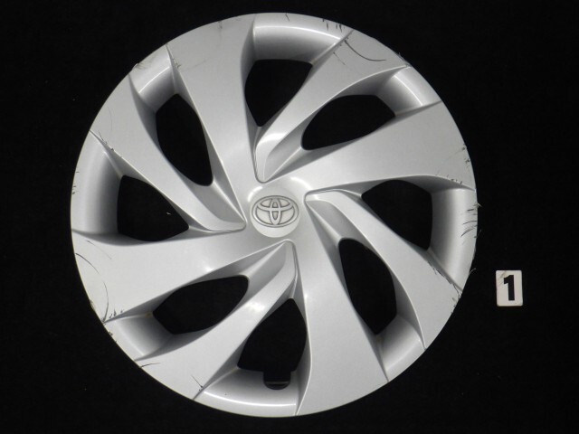 【未使用】ヤリス ホイールカバー4枚セット ホイールカバー 15インチ 4枚 1ヶ月保証付き アイシス (ブラック