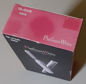 6366 未使用未開封 RL-1WT YA-MAN 家庭用美顔器 プラチナホワイト うるおいローラー エステ発想のヤーマン。