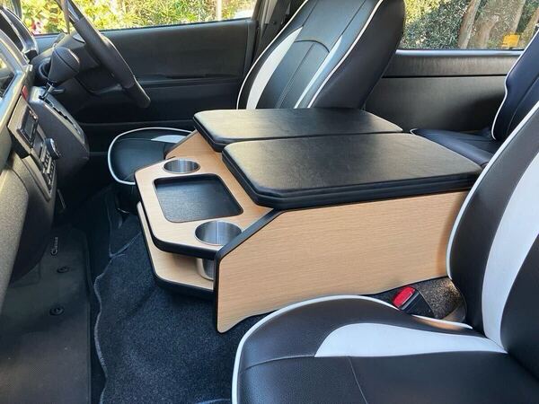 200系 ハイエース ワイド コンソール ワゴン S-GL ドリンクホルダー 100vコンセント 12vシガー USBタイプA 電圧計