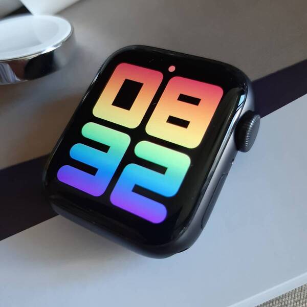100% 箱1式 NIKE Apple Watch SE 40mm GPS アップルウォッチ TXT02
