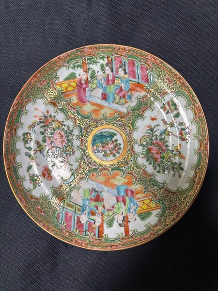 中国古美術品 清の時代 金彩粉彩人物花鳥中皿 21cm