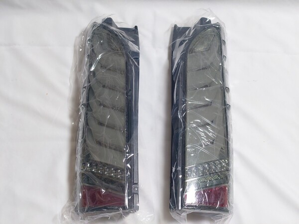 【新品】200系 ハイエース ヴァレンティ FLEX コラボ シグマ テールランプ FLX-200HUS-SCW ライトスモーク