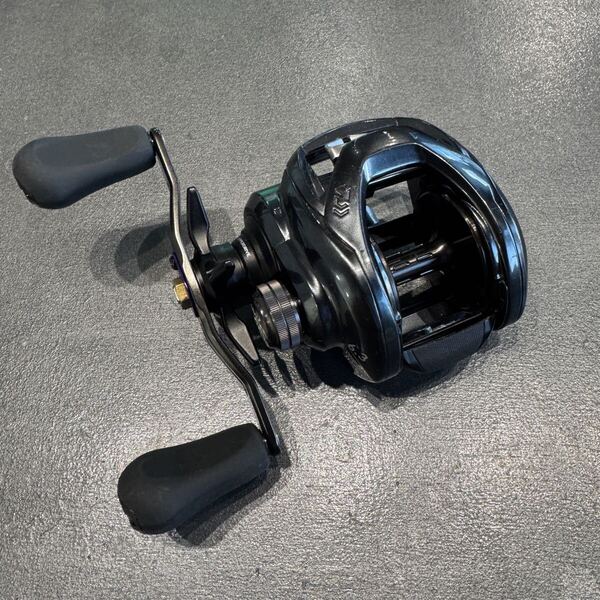 【送料無料】 ダイワ タトゥーラTW 400L TATULA TW400L ベイトリール No10562