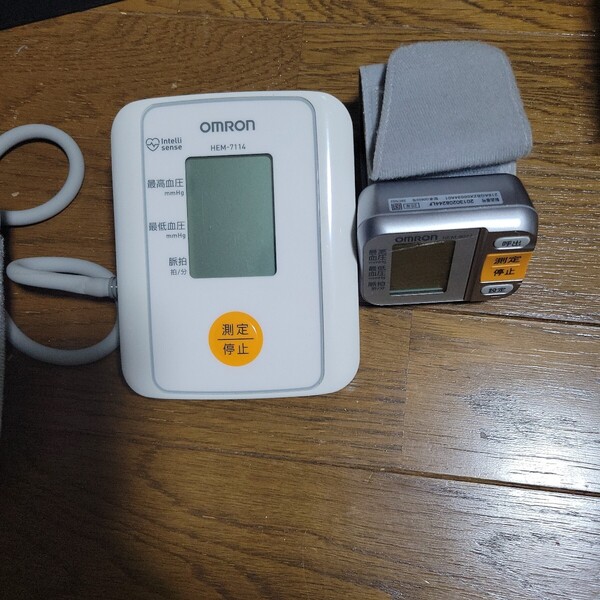 オムロン OMRON 上腕式血圧計 手首式血圧計 hem 7114 6022 血圧計