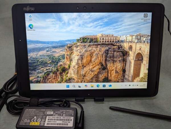 Fujitsu タブレット ARROWS Tab Q509/VE ( SSD128GB/Windouz 11