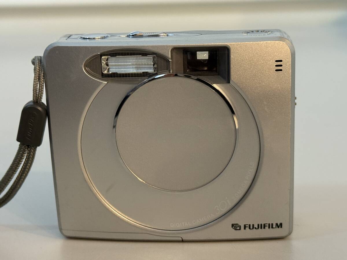 FUJIFILM FinePix 30i コンパクトデジタルカメラ Yahoo!オークション -「finepix 30i」(富士フイルム